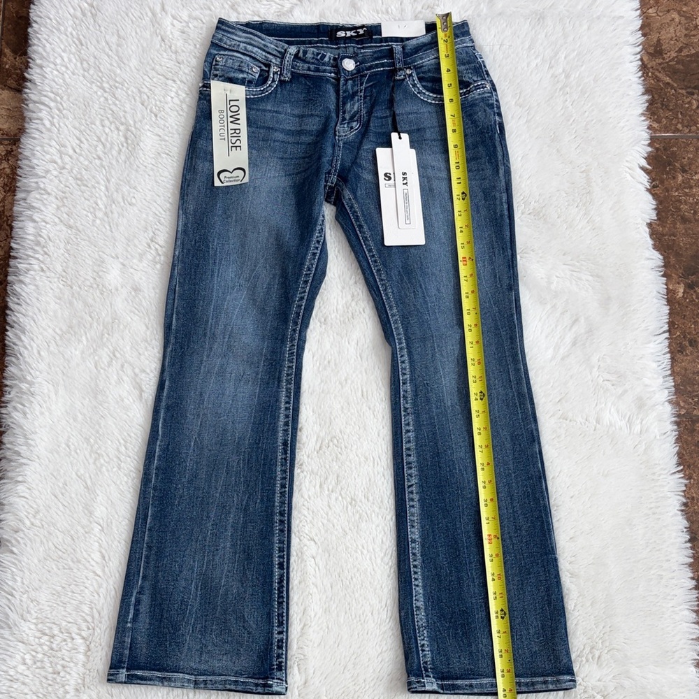 Sky Women's ,Low-Rise ,Boot Cut Jeans with Embellished Pockets,Size 13/31 - Picture 9 of 17